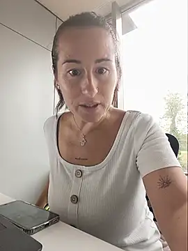 bichota85 Adlı Modelin Canlı XXX Sohbeti
