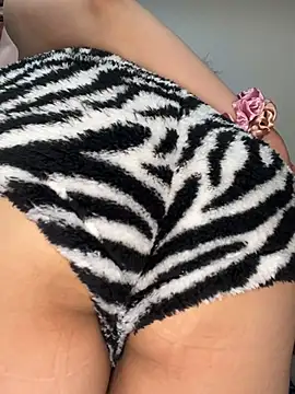 momodayo2525 Webcam Show