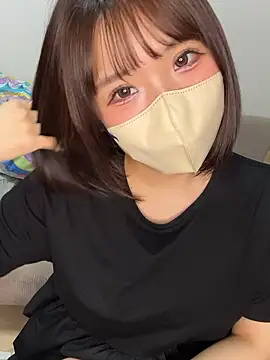 ห้องแชทสดของ momodayo2525