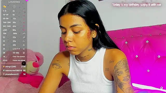 Chat +18 de dahiiangomezz ao vivo