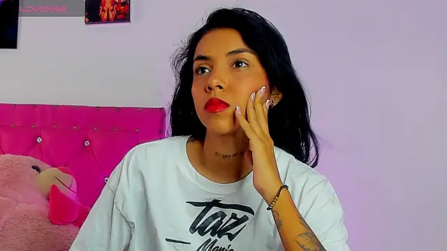 XXX chat uživo modela dahiiangomezz