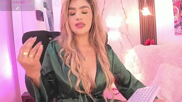Agatha210's Webcam Show
