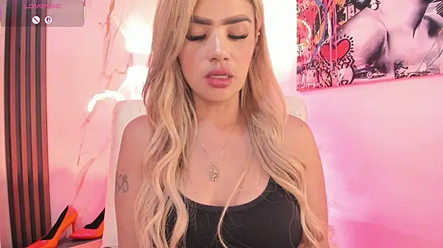Agatha210 Adlı Modelin Canlı XXX Sohbeti