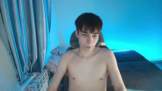adam_kpoy – webcam-show