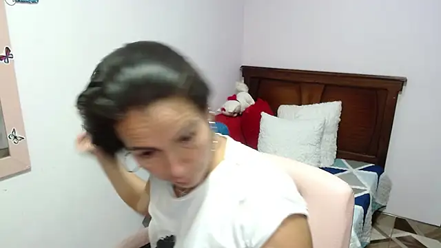 แชท XXX สดของ camilavargas_