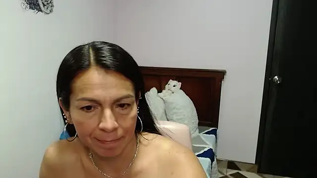 Chat +18 de camilavargas_ ao vivo