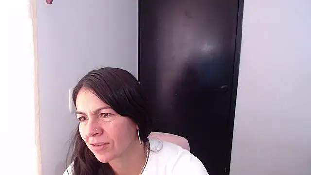camilavargas_ লাইভ XXX চ্যাট