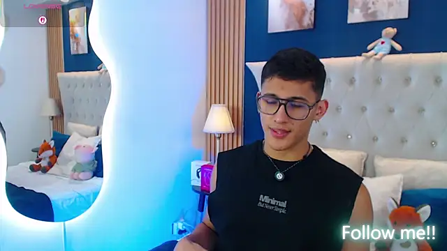 SalvadorFit 在線直播表演