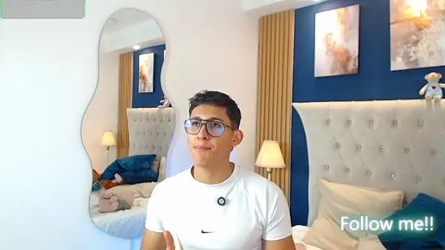 SalvadorFit 网络视讯表演