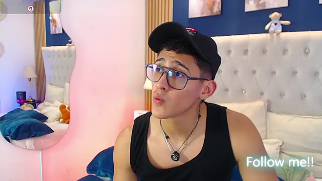 SalvadorFit 网络视讯表演