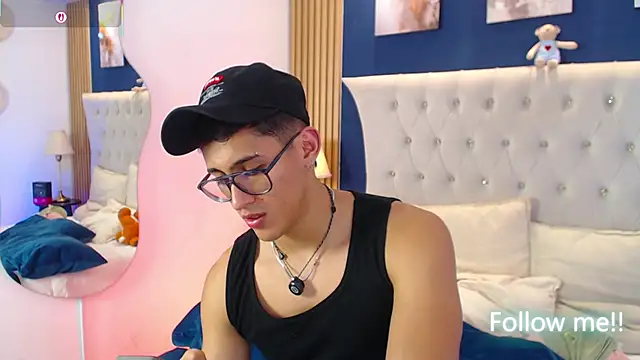 SalvadorFit 在線直播表演