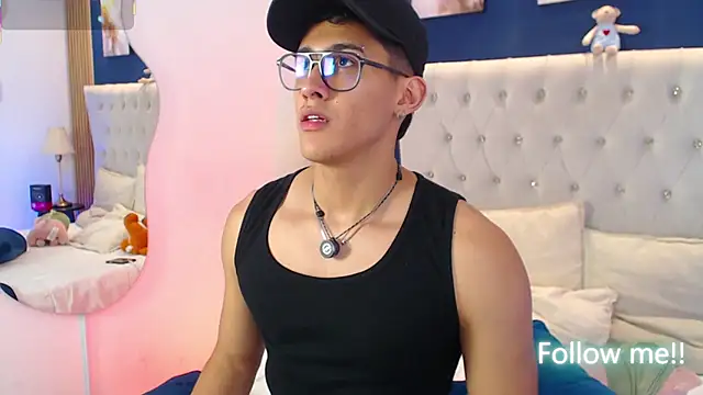 SalvadorFit 在線直播表演