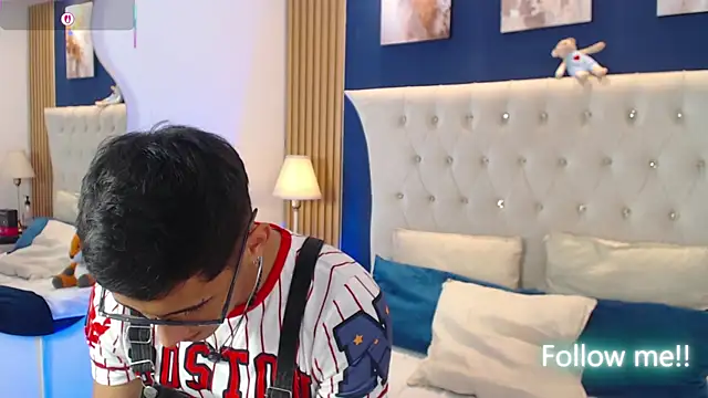 SalvadorFit 网络视讯表演