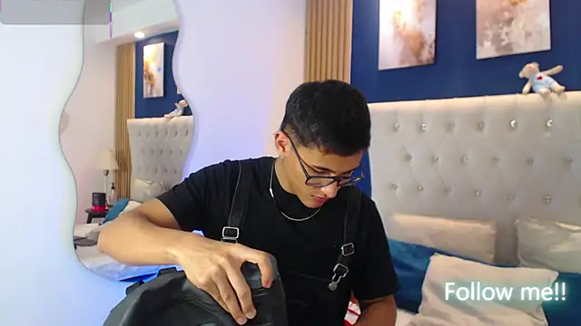 SalvadorFit 网络视讯表演