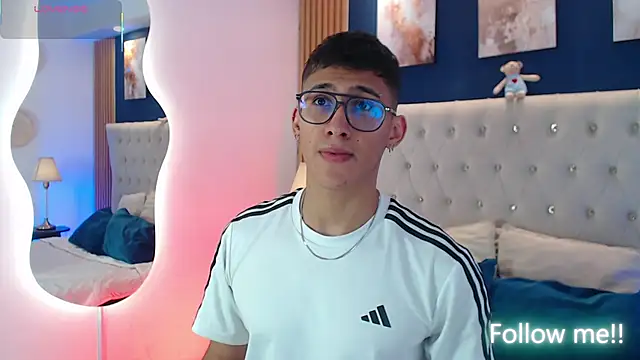 SalvadorFit 网络视讯表演