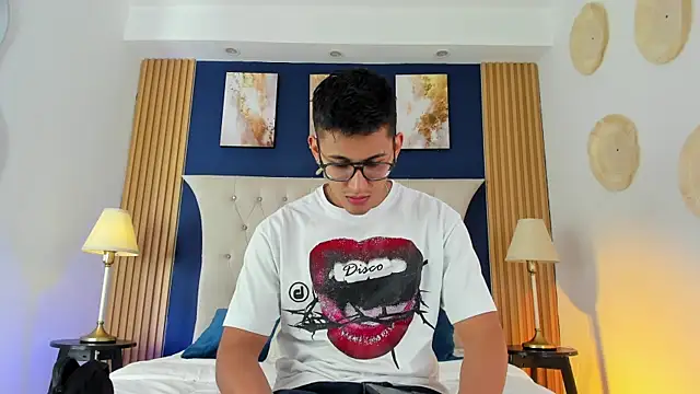 عرض كام SalvadorFit