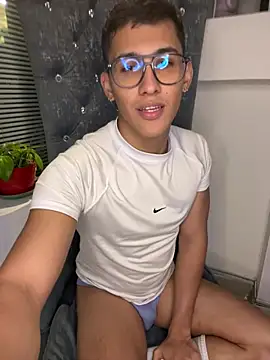 SalvadorFit's Live XXX Chat