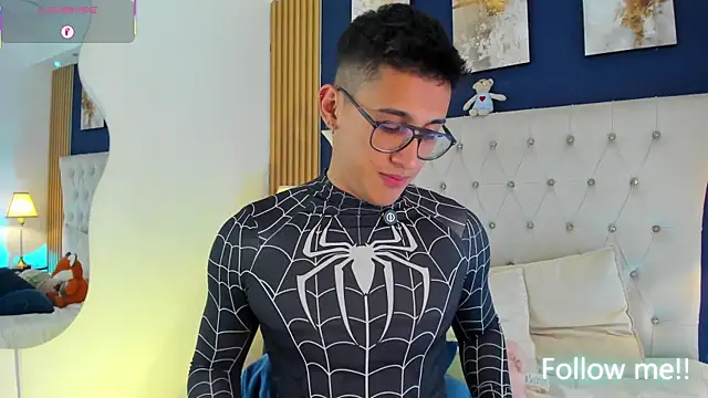 SalvadorFit 在線直播表演