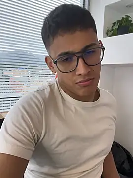 SalvadorFit Show in webcam