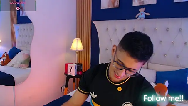 SalvadorFit 在線直播表演