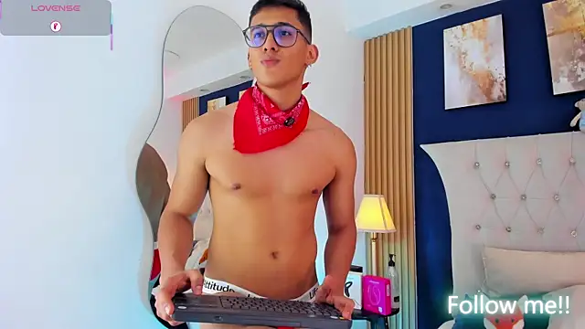 SalvadorFit 在線直播表演