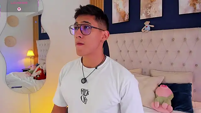SalvadorFit 网络视讯表演