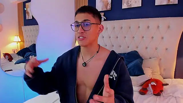 SalvadorFit 网络视讯表演