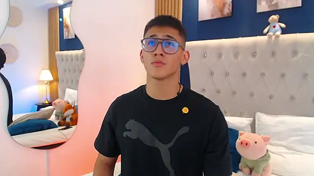 SalvadorFit 在線直播表演
