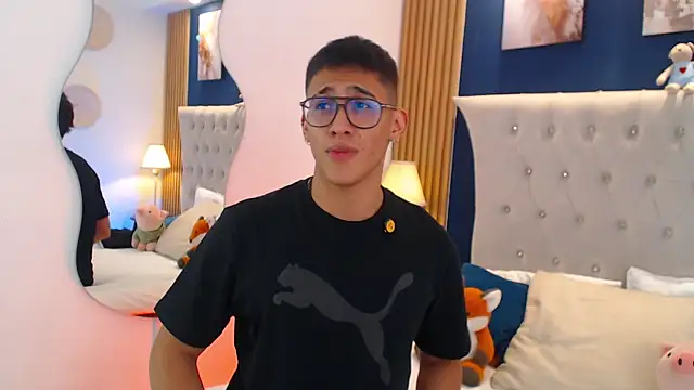 SalvadorFit 在線直播表演