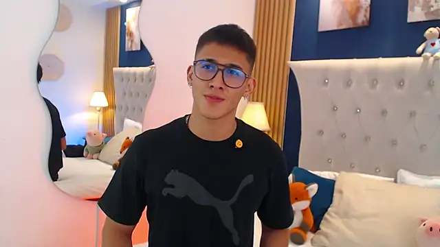 SalvadorFit 网络视讯表演