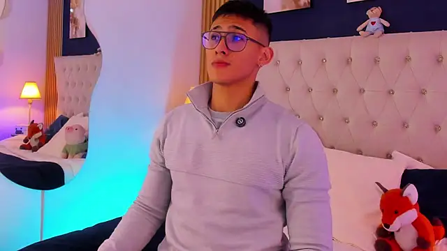 SalvadorFit 在線直播表演