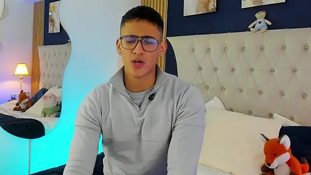 SalvadorFit's Live XXX Chat