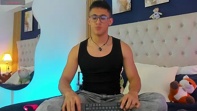 SalvadorFit 网络视讯表演