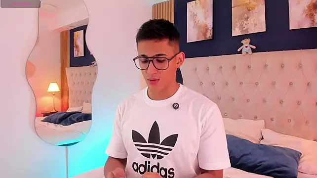 SalvadorFit 网络视讯表演
