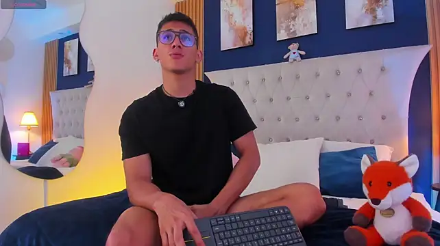 SalvadorFit 网络视讯表演