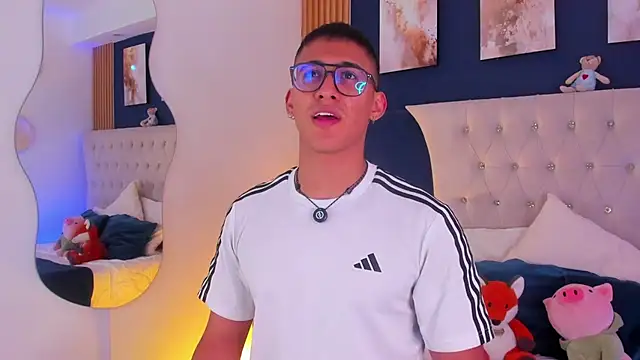 SalvadorFit's Webcam Show