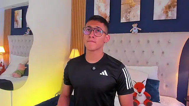 SalvadorFit 网络视讯表演
