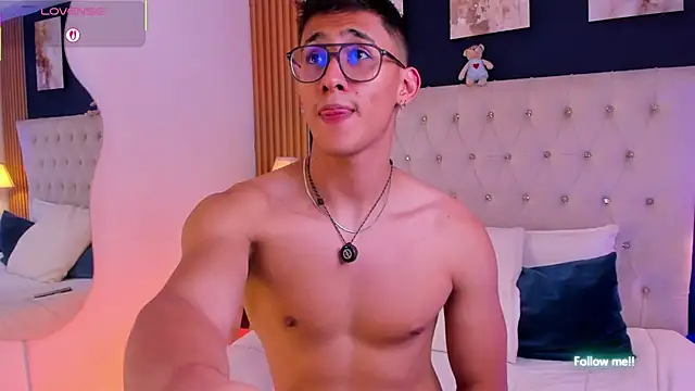 SalvadorFit 网络视讯表演