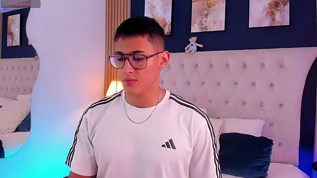 SalvadorFit 网络视讯表演