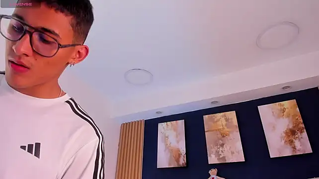 SalvadorFit's Webcam Show