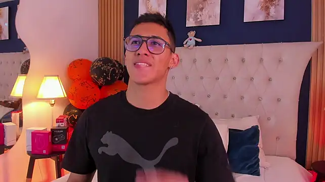 SalvadorFit's Webcam Show