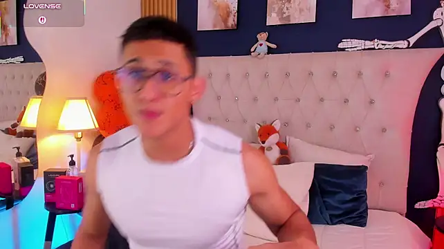 SalvadorFit   网络视讯表演