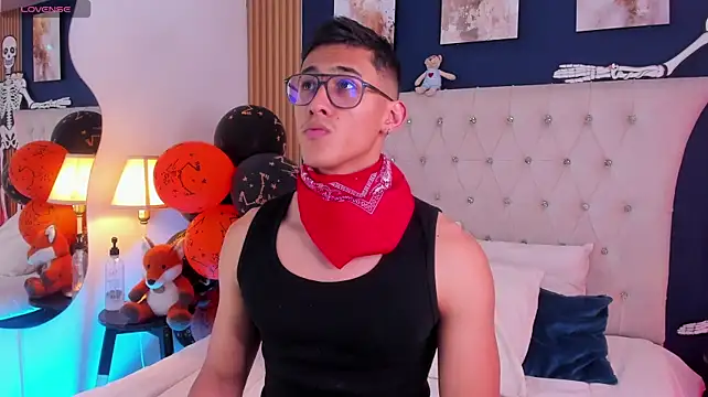 SalvadorFit 在線直播表演