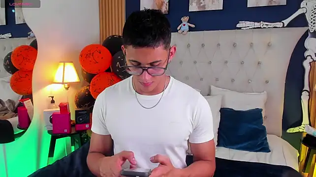 SalvadorFit's Webcam Show