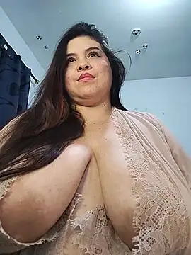 LucyDiamonds1 webkamerás műsora