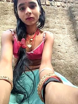 R_Roshni: διαδικτυακό σόου στην κάμερα