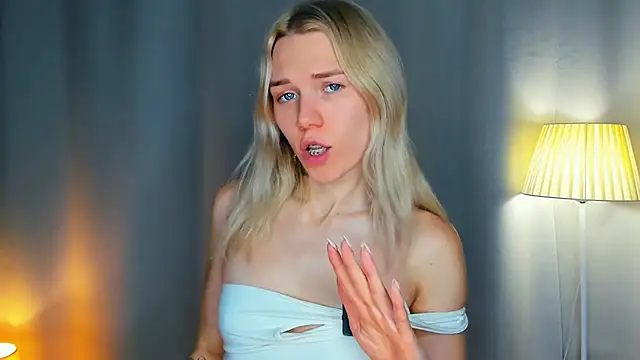 צ'אט XXX בשידור חי של DianeHonnette