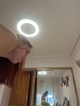 MollyXoXo Show in webcam