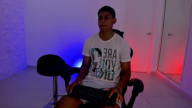deivid_bigcock1 Show in webcam