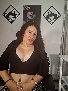 Lina_444 – Naživo XXX chat